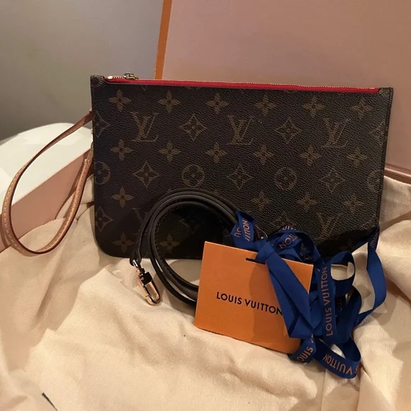 Superb pristine BRAND NEW Pochette GM RARE Cerise interior π - Picture 4 of 15